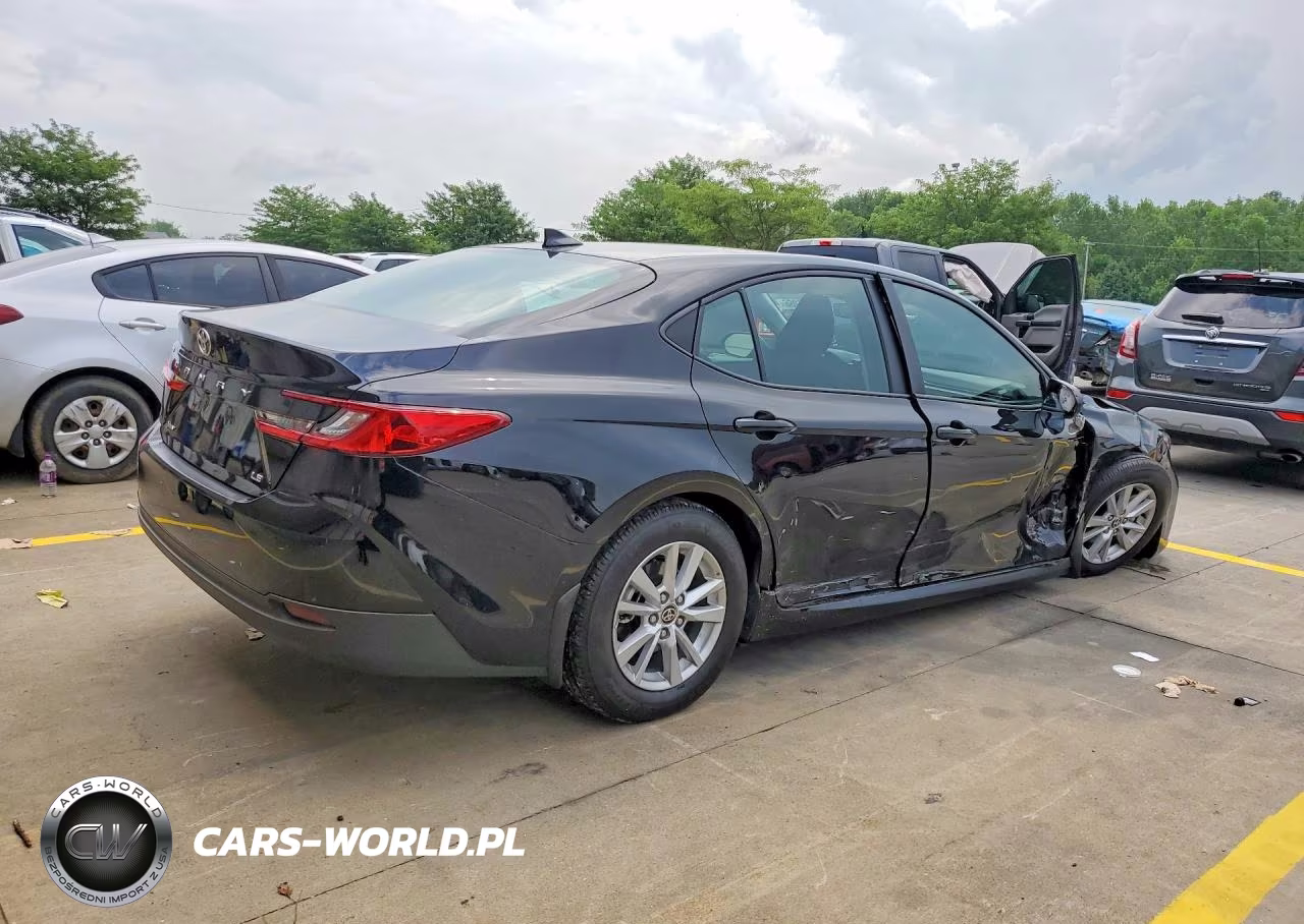2026 Toyota Camry Le VIN:4T1DAACK1TU747052 - 3