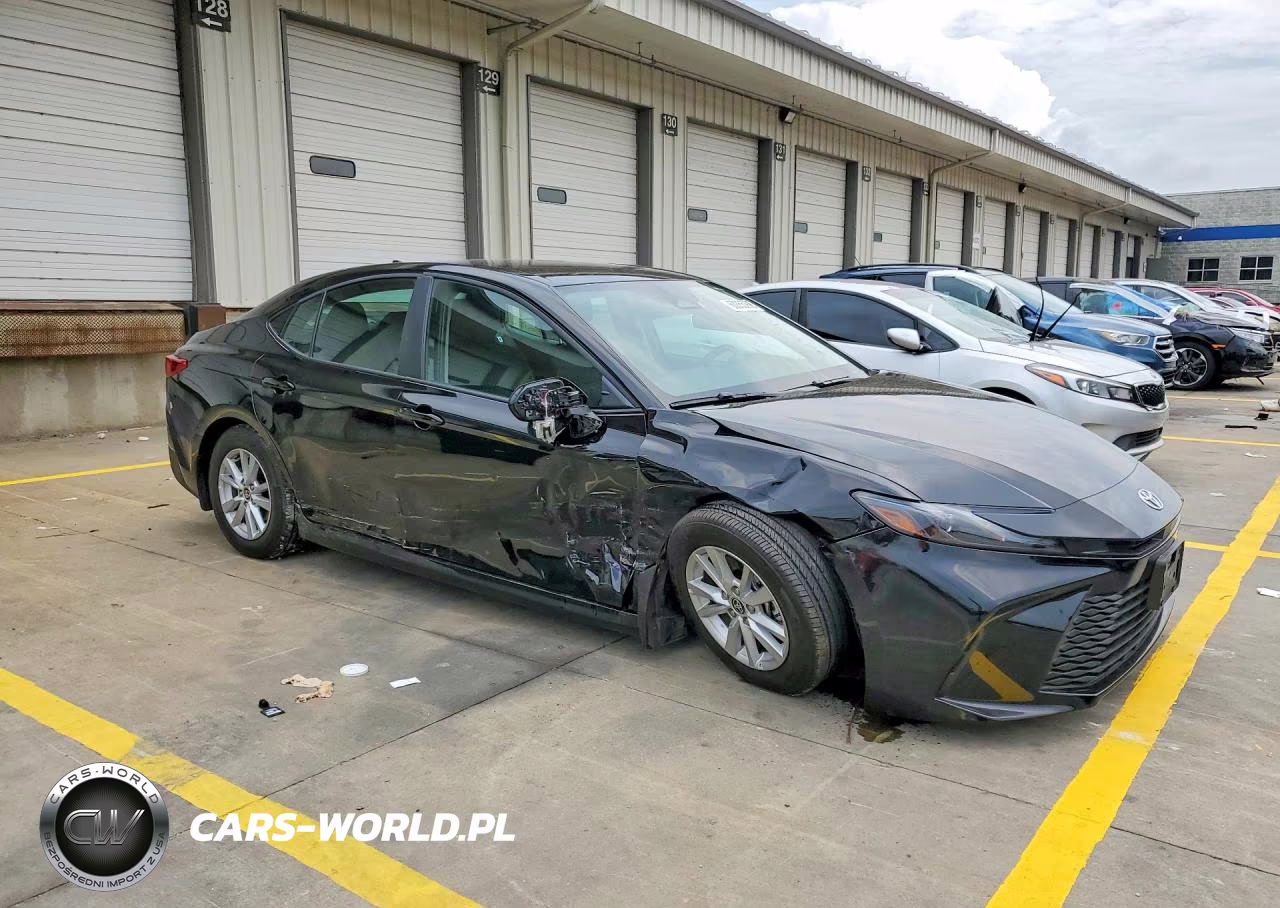 2026 Toyota Camry Le VIN:4T1DAACK1TU747052 - 4