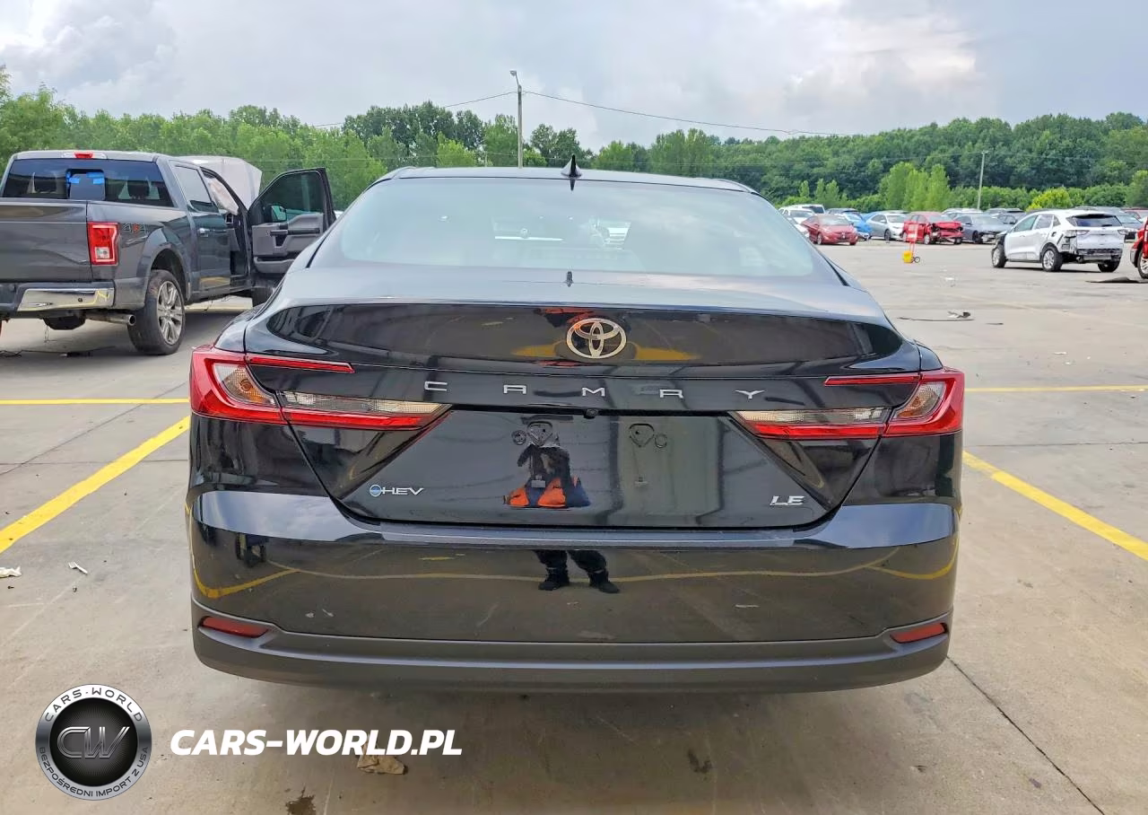2026 Toyota Camry Le VIN:4T1DAACK1TU747052 - 6