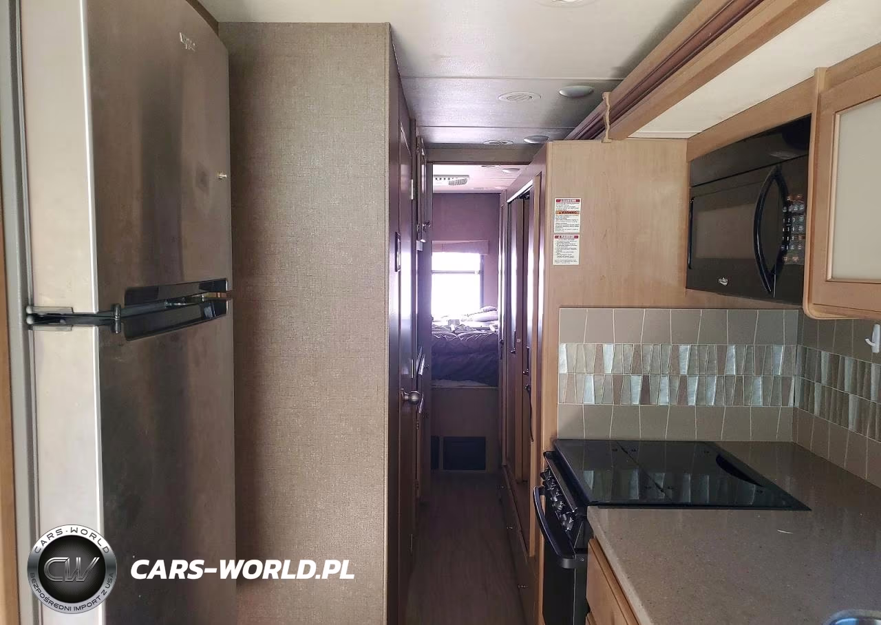 2018 Ford F53 Rv VIN:1F66F5DY2J0A19997 - 6