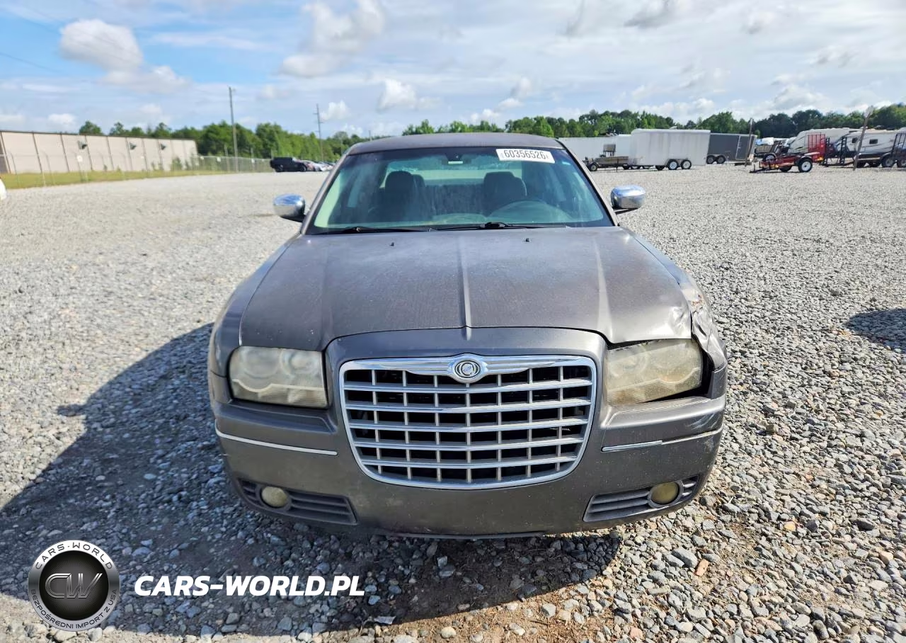 2010 Chrysler 300 Touring VIN:2C3CA5CV9AH206501 - 5