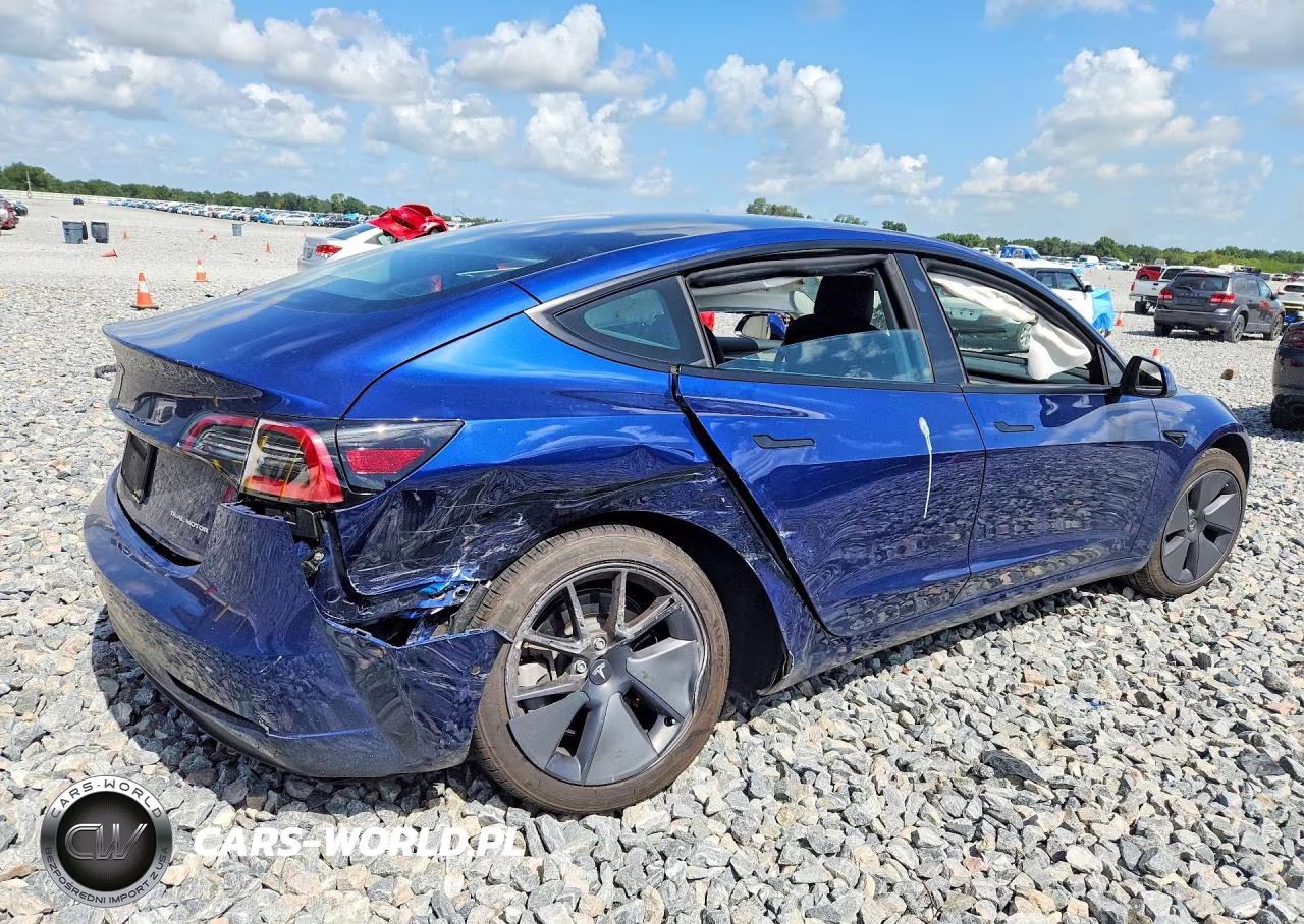 2022 Tesla Model 3 VIN:5YJ3E1EB9NF233172 - 3