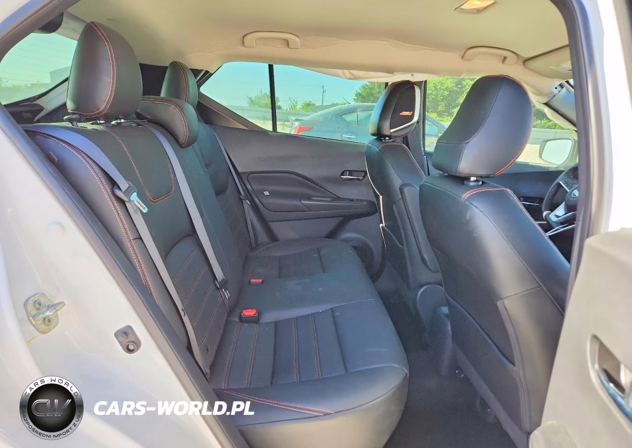2018 Nissan Kicks Sr VIN:3N1CP5CU5JL536681 - 10