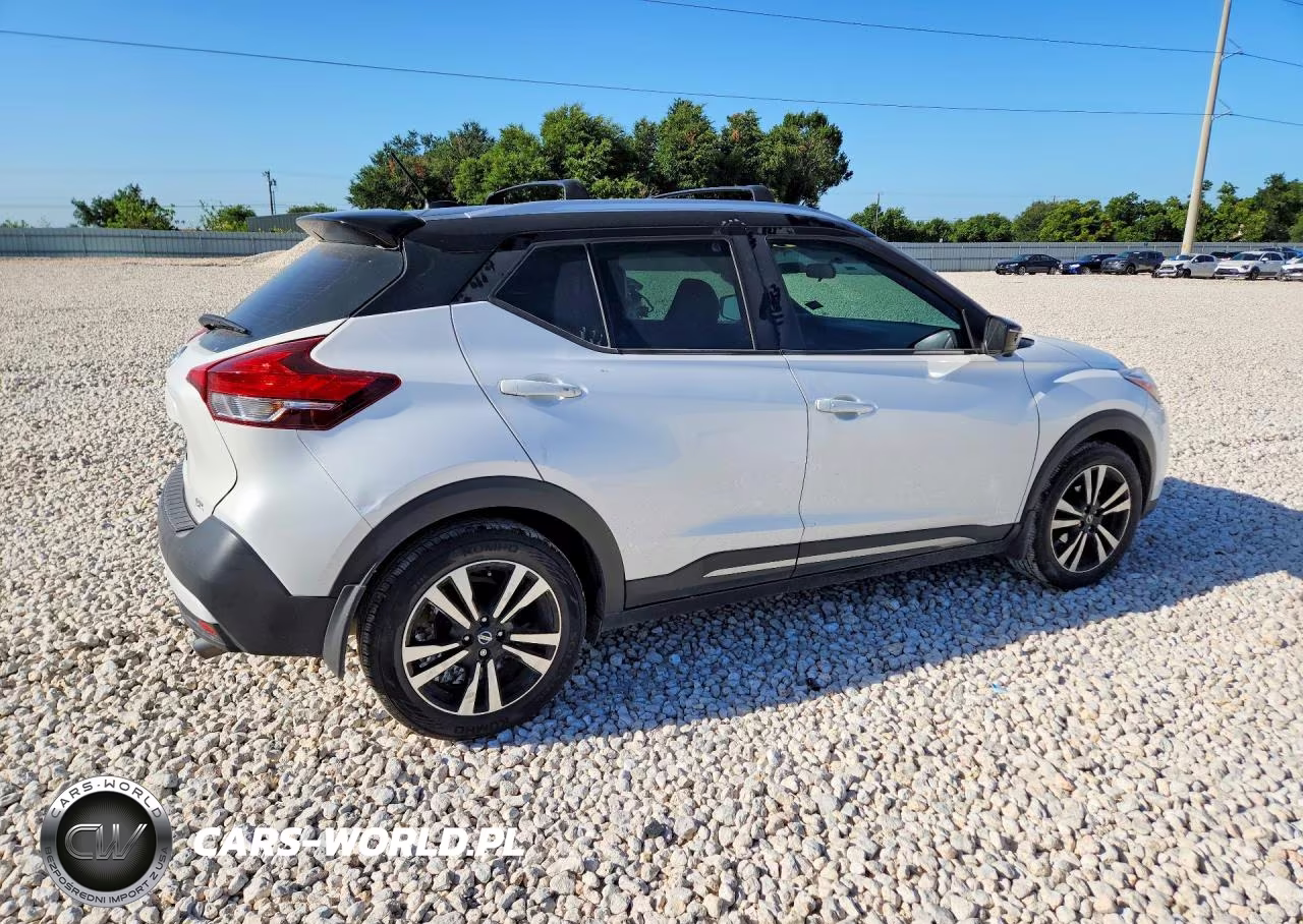 2018 Nissan Kicks Sr VIN:3N1CP5CU5JL536681 - 3