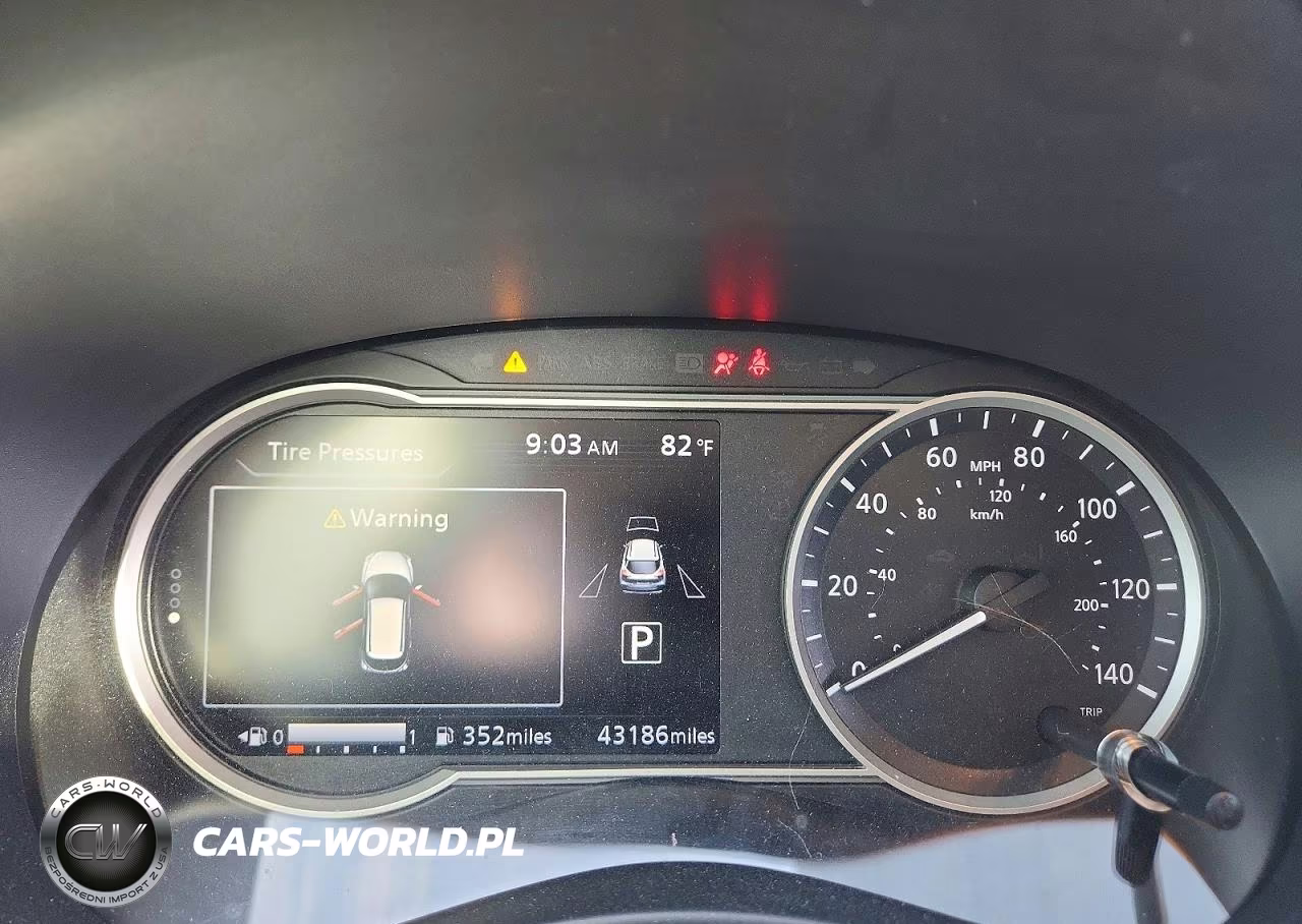 2018 Nissan Kicks Sr VIN:3N1CP5CU5JL536681 - 9