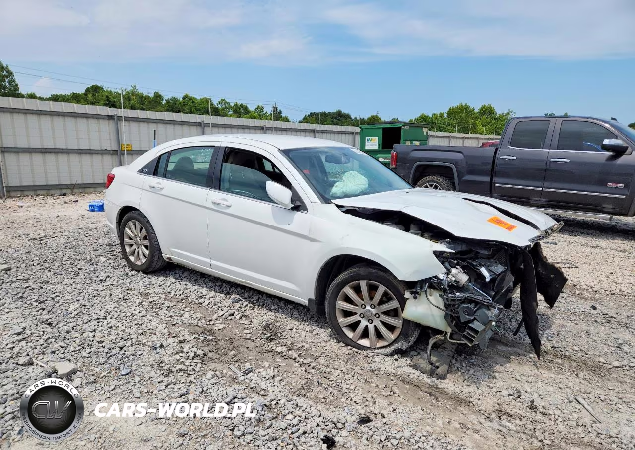 2013 Chrysler 200 Touring VIN:1C3CCBBB4DN598038 - 4