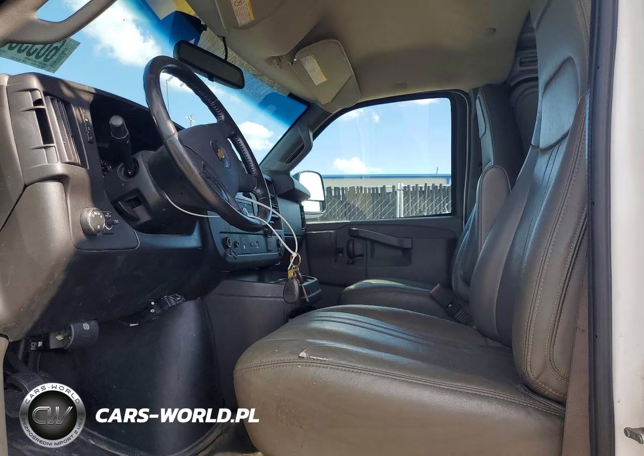 2020 Chevrolet Express G2500 VIN:1GCWGAFP7L1191513 - 7