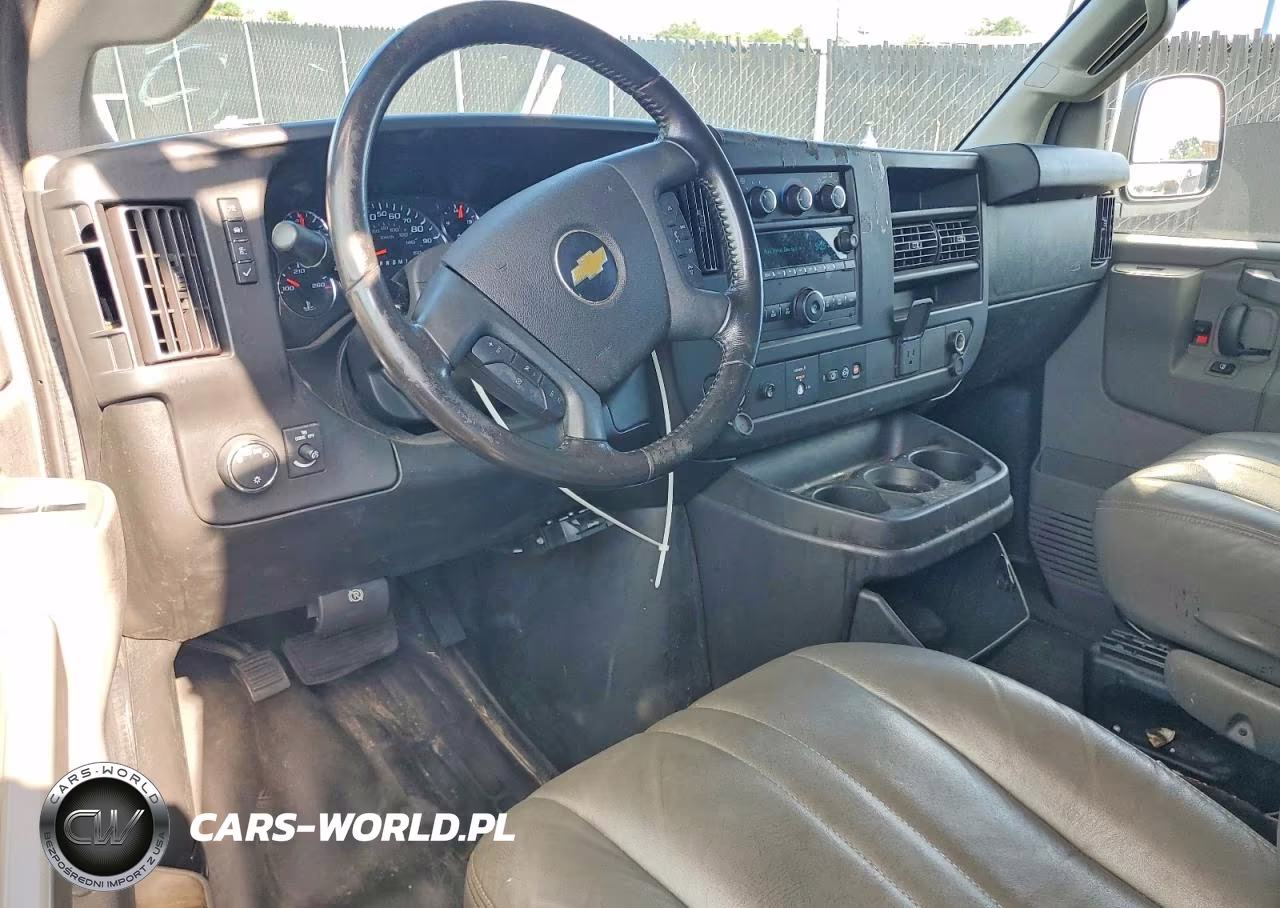 2020 Chevrolet Express G2500 VIN:1GCWGAFP7L1191513 - 8
