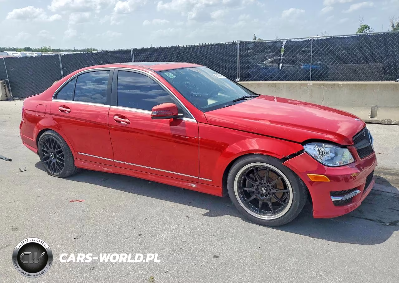 2013 Mercedes-Benz C 250 VIN:WDDGF4HB5DR288776 - 4