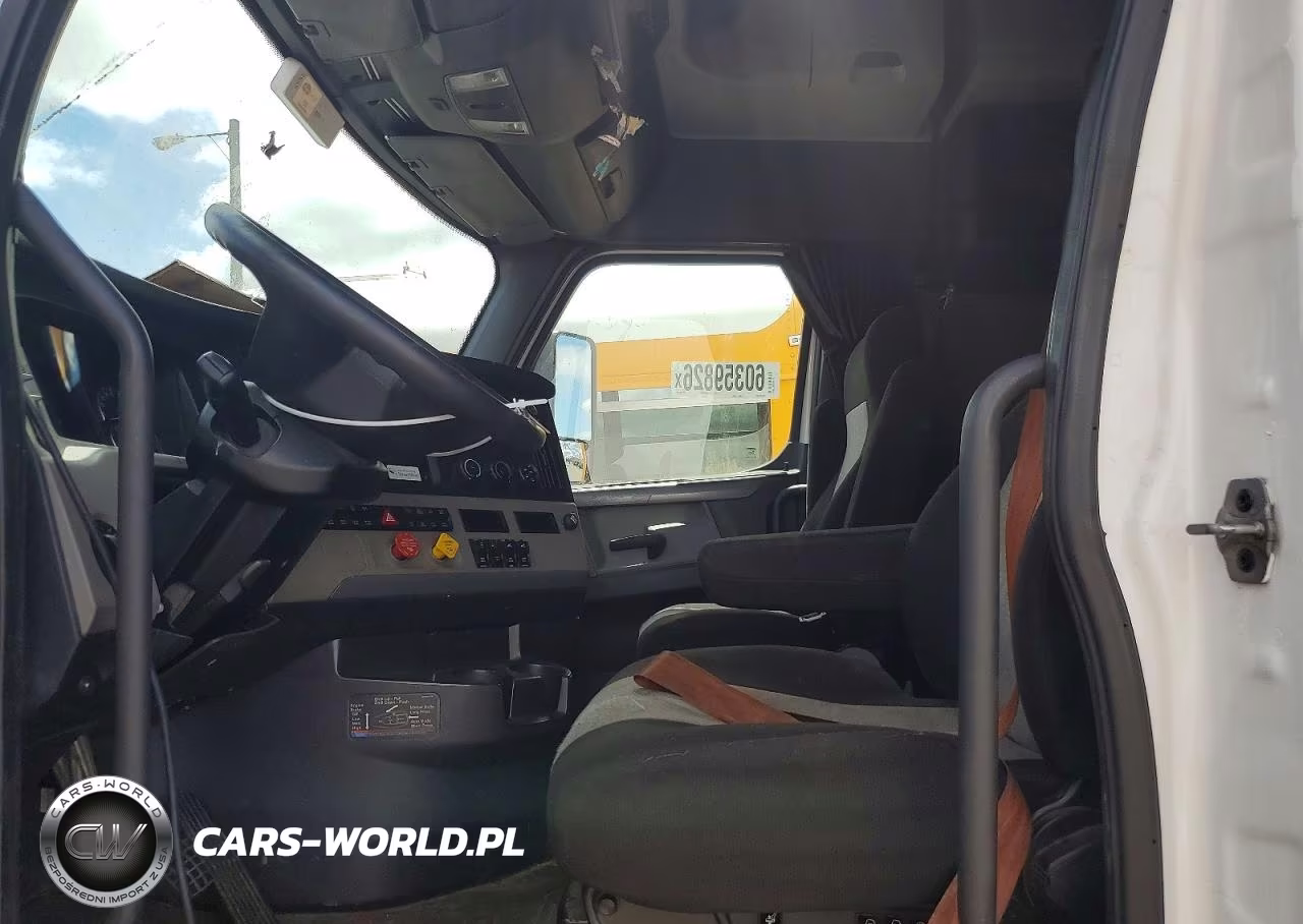 2018 Freightliner Cascadia 126 Trucks VIN:1FUJHHDR8KLKE3680 - 7