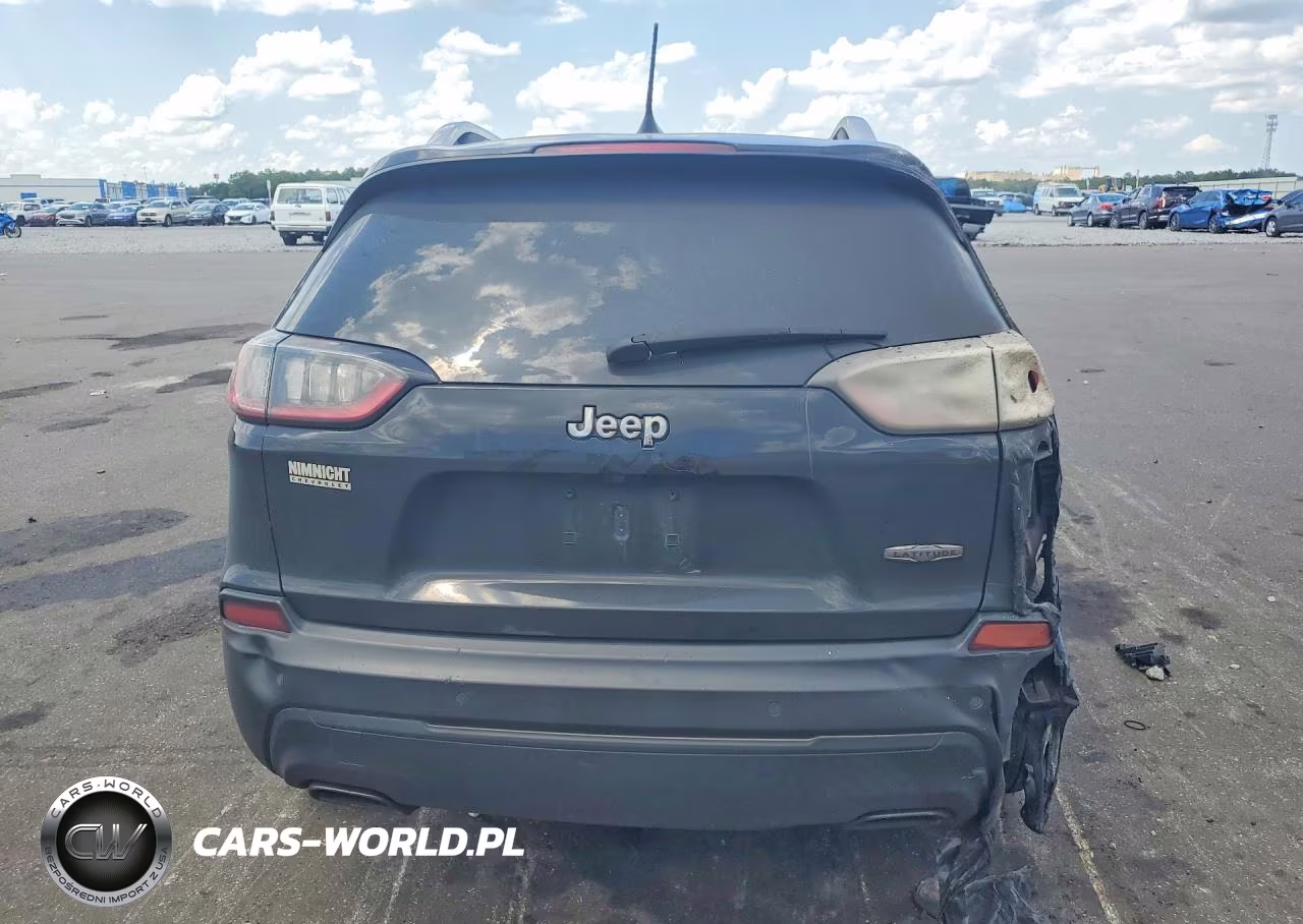 2019 Jeep Cherokee Latitude Plus VIN:1C4PJLLXXKD263842 - 6