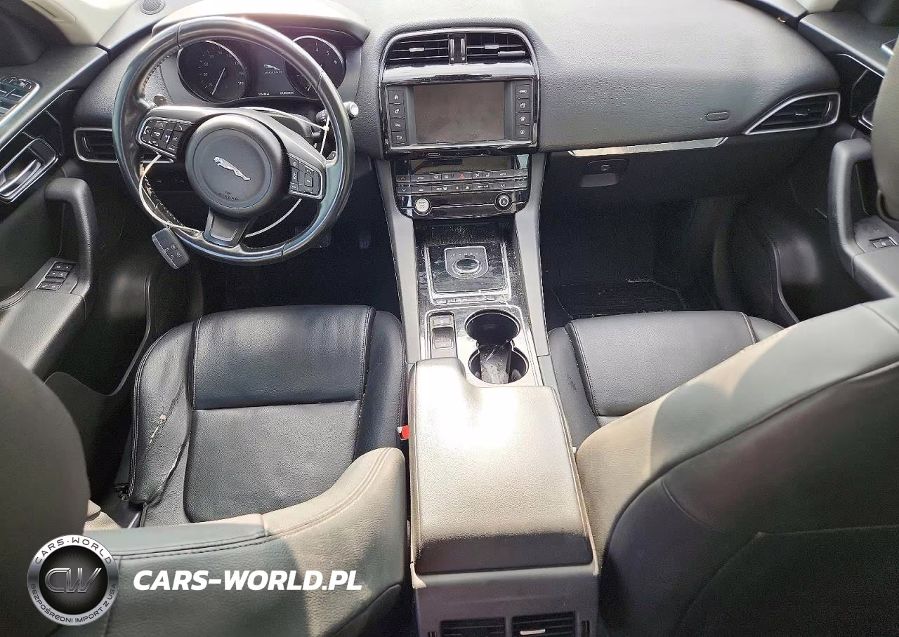 2017 Jaguar F-Pace Premium VIN:SADCJ2BVXHA049490 - 8
