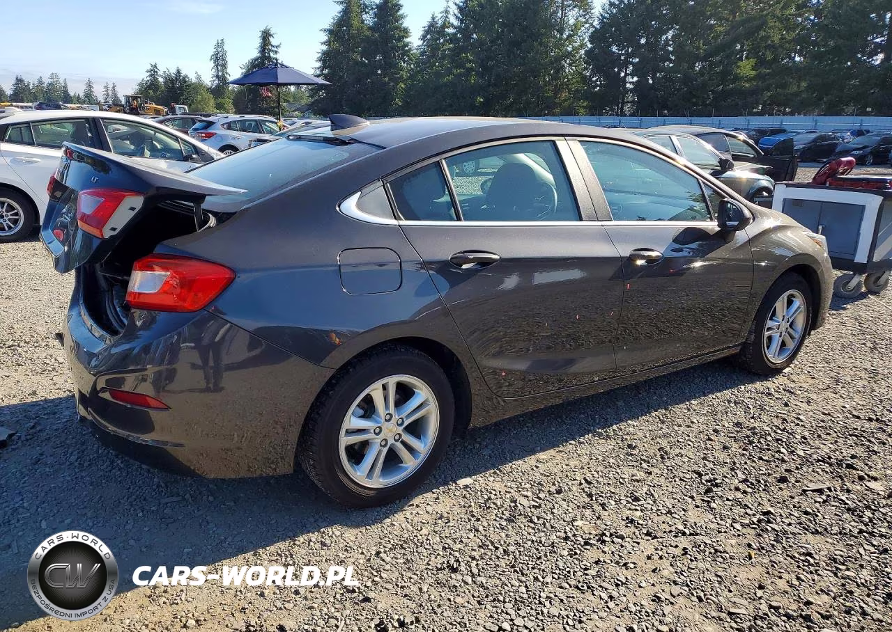 2017 Chevrolet Cruze Lt VIN:1G1BE5SM7H7105122 - 3