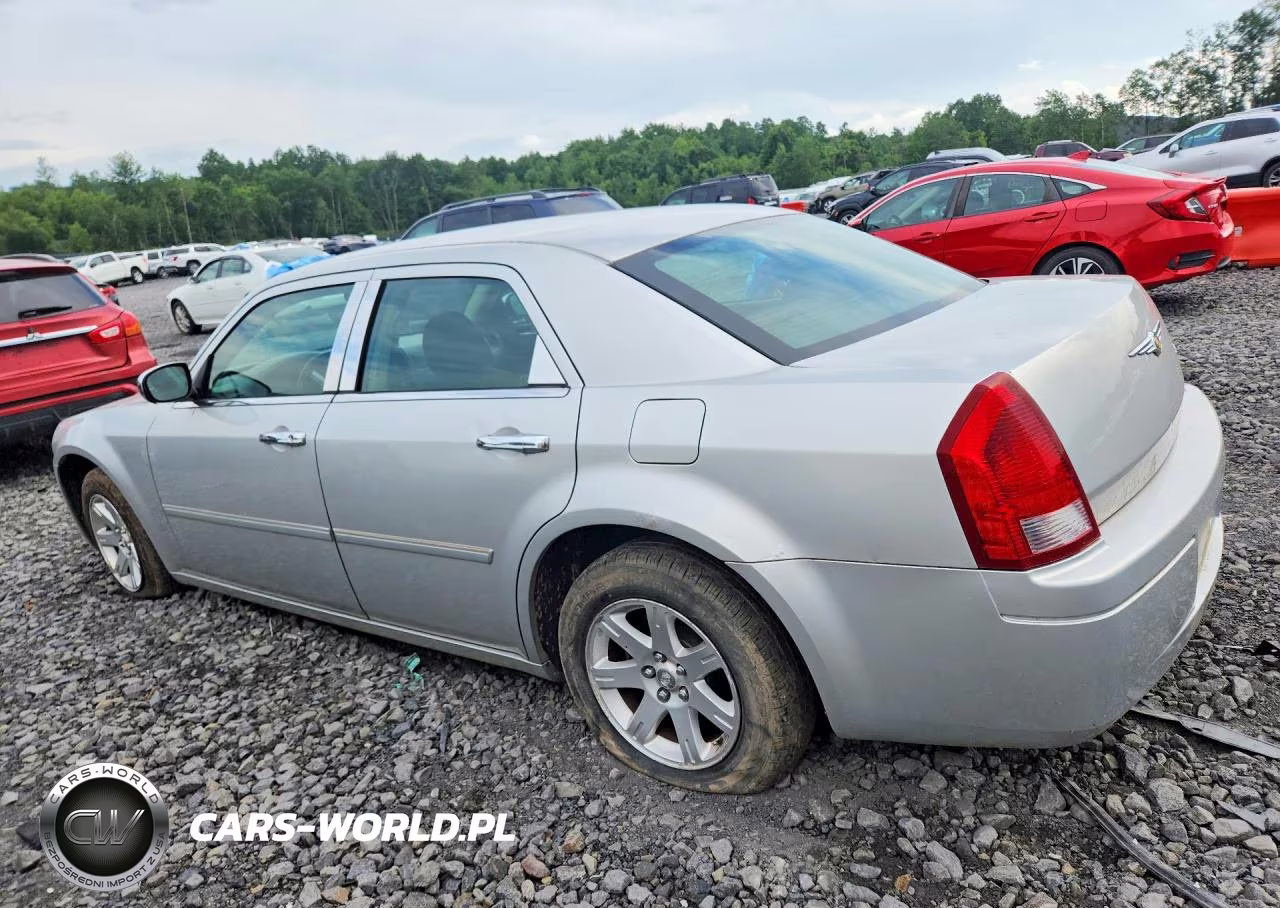 2007 Chrysler 300 VIN:2C3KA43R17H829497 - 2