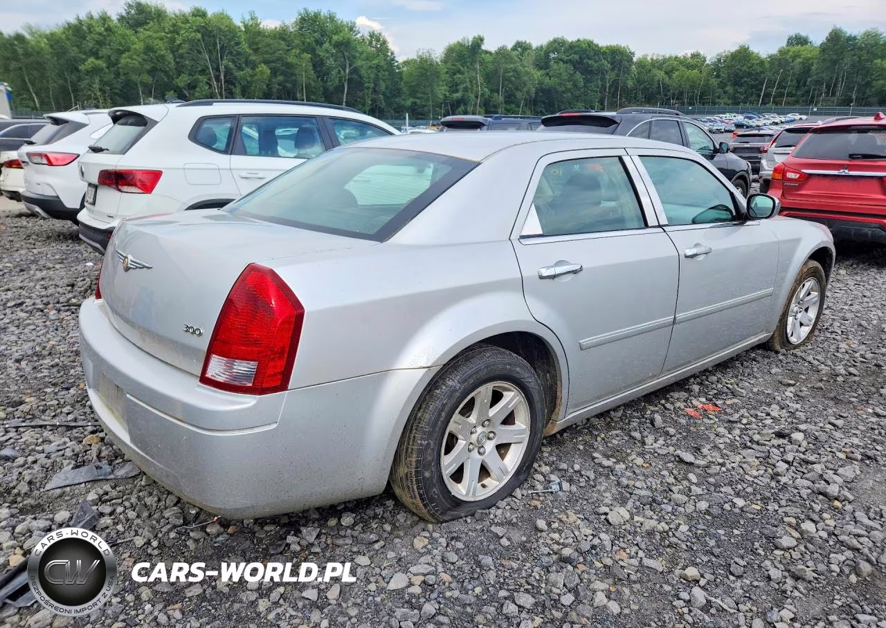 2007 Chrysler 300 VIN:2C3KA43R17H829497 - 3