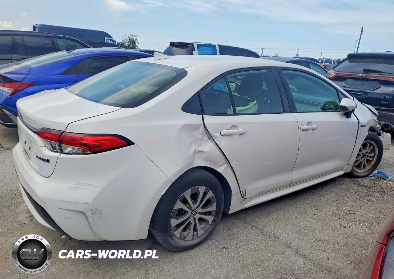 2021 Toyota Corolla Le VIN:JTDEAMDE3MJ024034 - 3