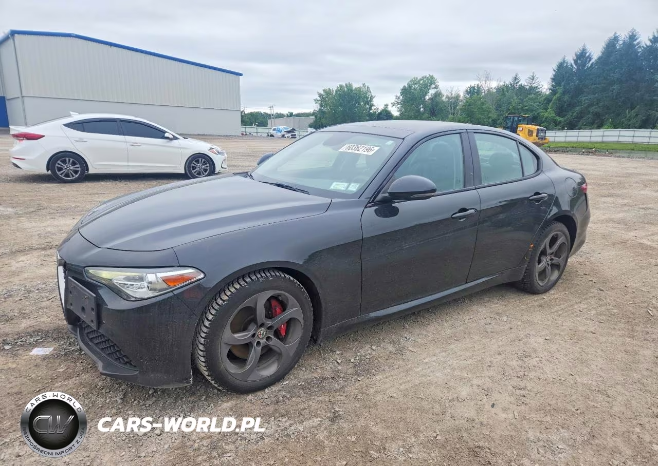 2017 Alfa Romeo Giulia Q4 – zdjęcie 1 z 12