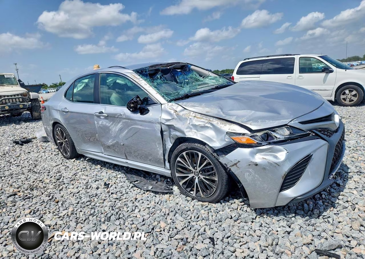 2018 Toyota Camry Se VIN:4T1B11HK4JU597631 - 4
