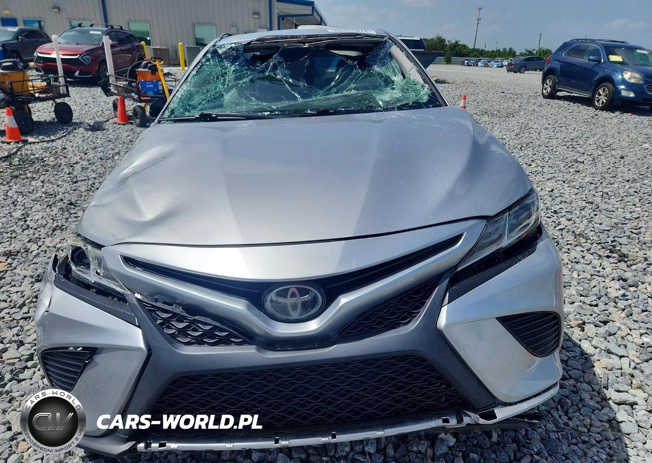 2018 Toyota Camry Se VIN:4T1B11HK4JU597631 - 5