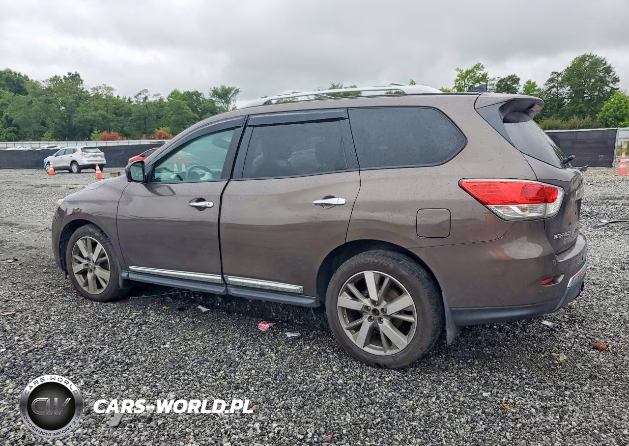 NISSAN PATHFINDER VIN:5N1AR2MM3FC684113 - 2