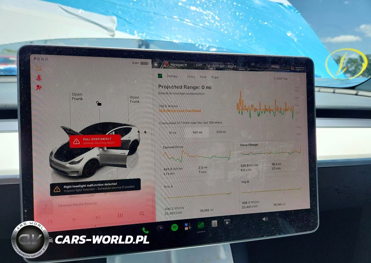 2022 Tesla Model Y VIN:7SAYGDEF0NF539958 - 9