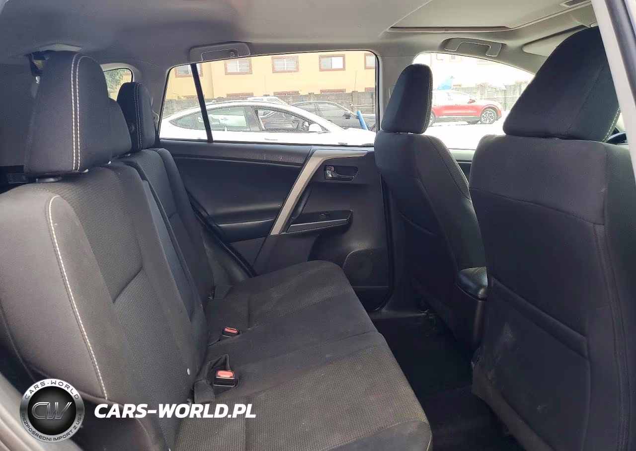 2018 Toyota Rav4 Xle VIN:2T3WFREV8JW511728 - 11
