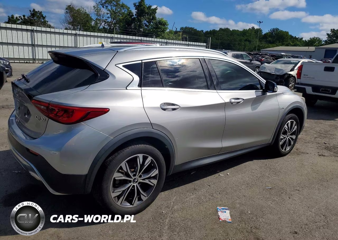 2018 Infiniti Qx30 Premium VIN:SJKCH5CR9JA044603 - 3