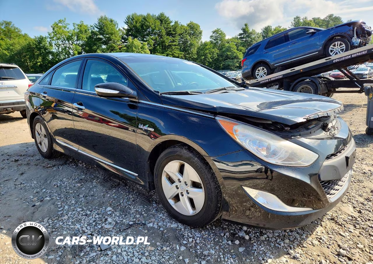 2011 Hyundai Sonata Hybrid VIN:KMHEC4A45BA005628 - 4