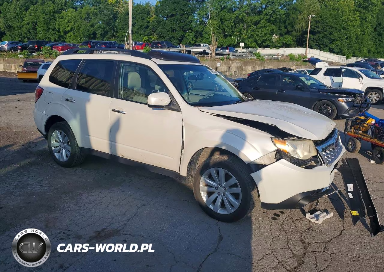 2011 Subaru Forester 2.5X Premium VIN:JF2SHADC2BH744846 - 4