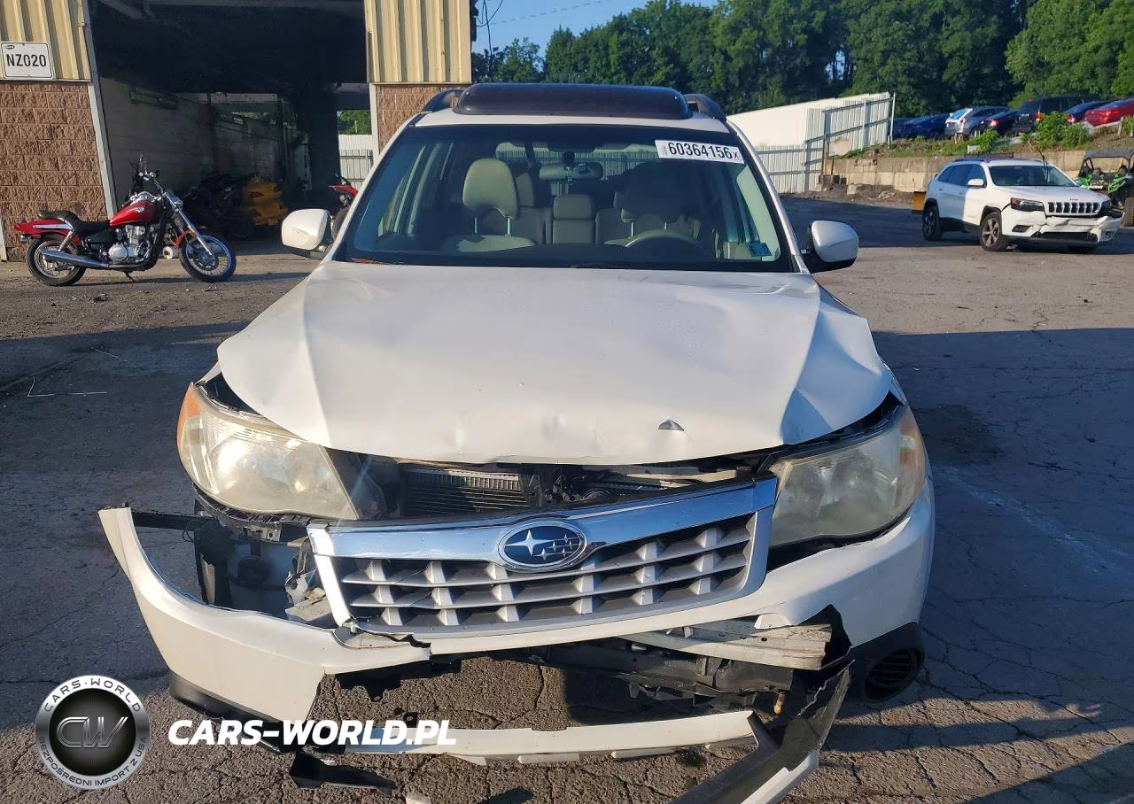 2011 Subaru Forester 2.5X Premium VIN:JF2SHADC2BH744846 - 5