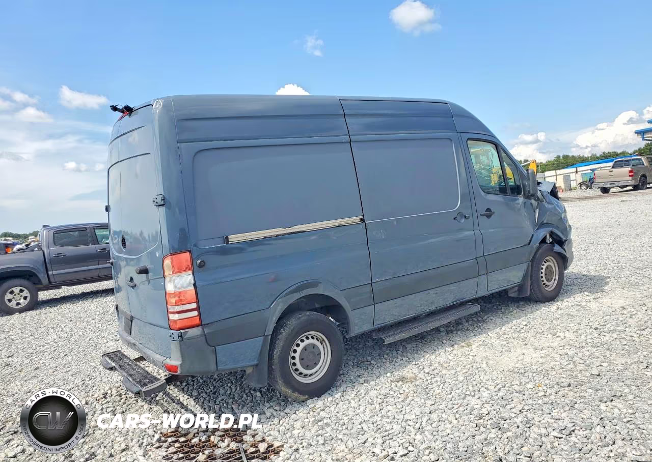 2018 Mercedes-Benz Sprinter 2500 Standard Roof V6 VIN:WD3PE7CD2JP640804 - 3