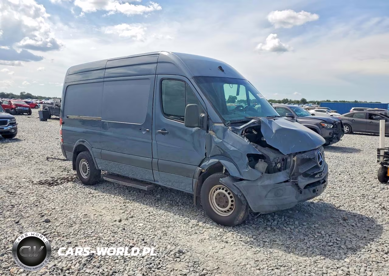2018 Mercedes-Benz Sprinter 2500 Standard Roof V6 VIN:WD3PE7CD2JP640804 - 4