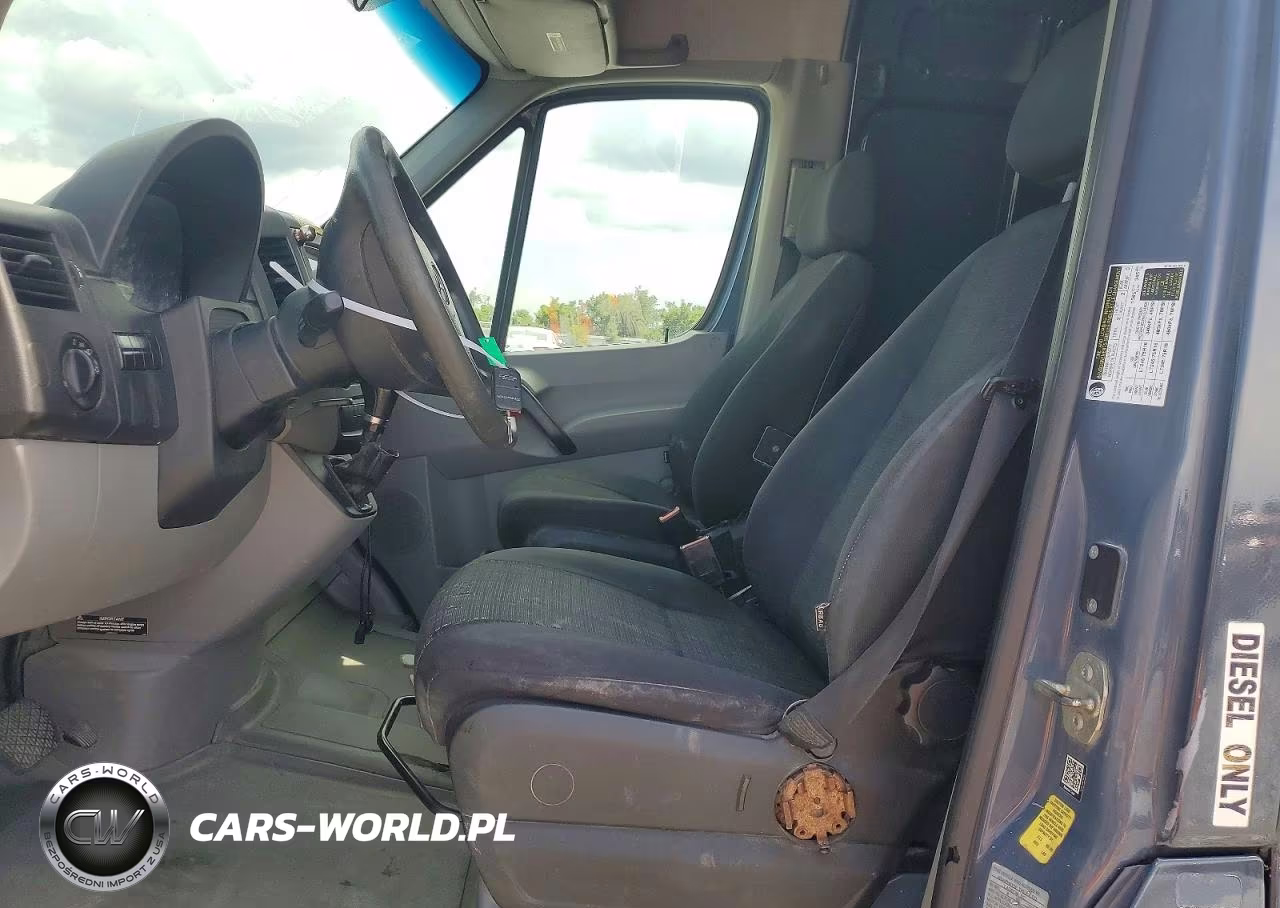 2018 Mercedes-Benz Sprinter 2500 Standard Roof V6 VIN:WD3PE7CD2JP640804 - 7
