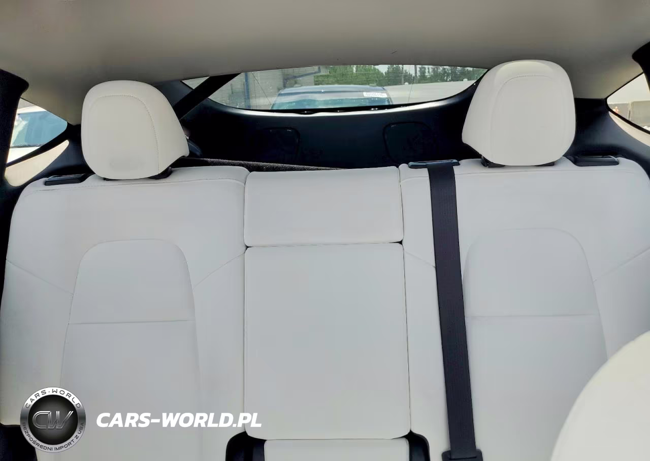 2022 Tesla Model Y VIN:7SAYGDEE4NF532132 - 10