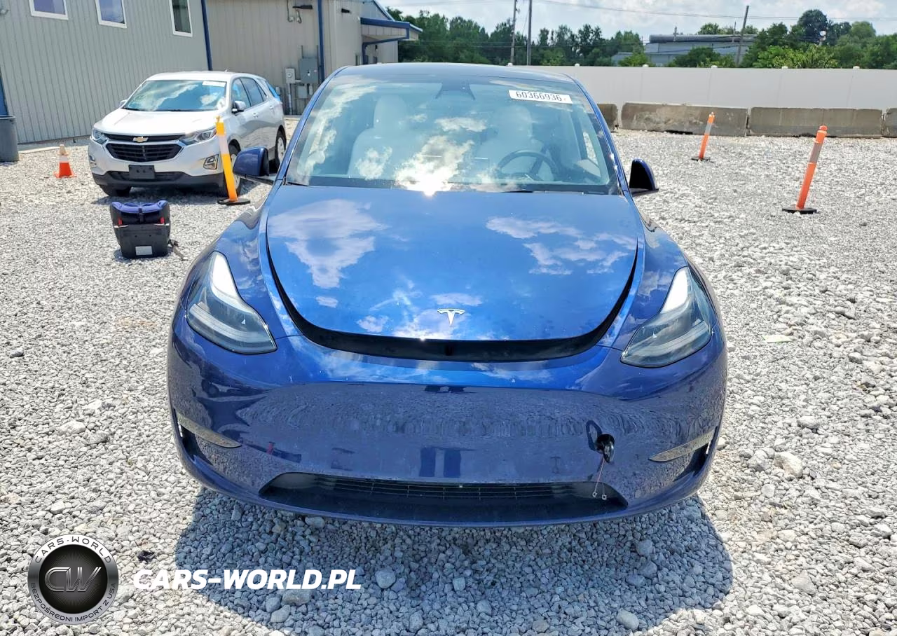 2022 Tesla Model Y VIN:7SAYGDEE4NF532132 - 5