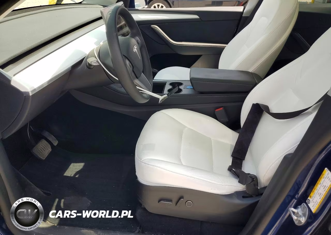 2022 Tesla Model Y VIN:7SAYGDEE4NF532132 - 7