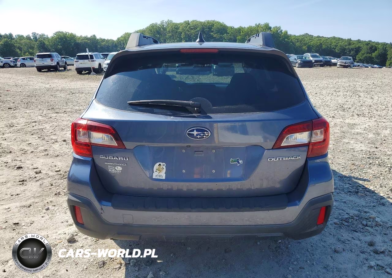 2018 Subaru Outback 2.5I Premium VIN:4S4BSAFC4J3215032 - 6