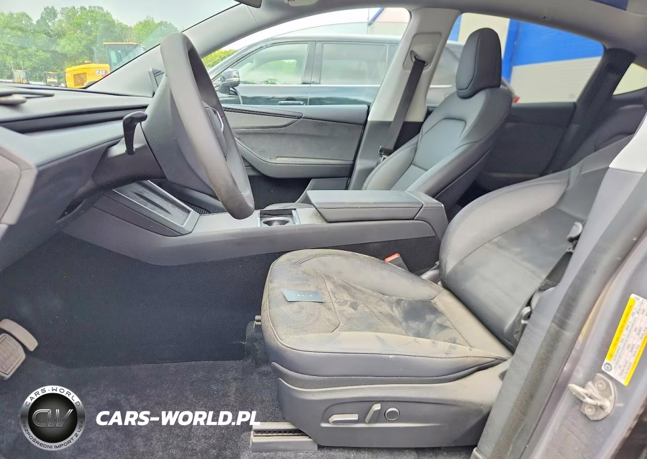 2026 Tesla Model Y VIN:7SAYGDEE2TA458509 - 7