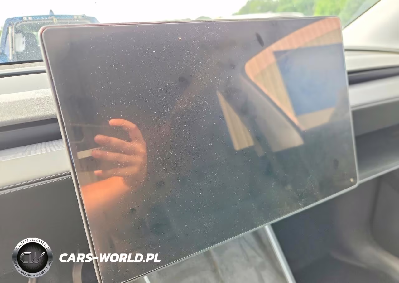 2026 Tesla Model Y VIN:7SAYGDEE2TA458509 - 9