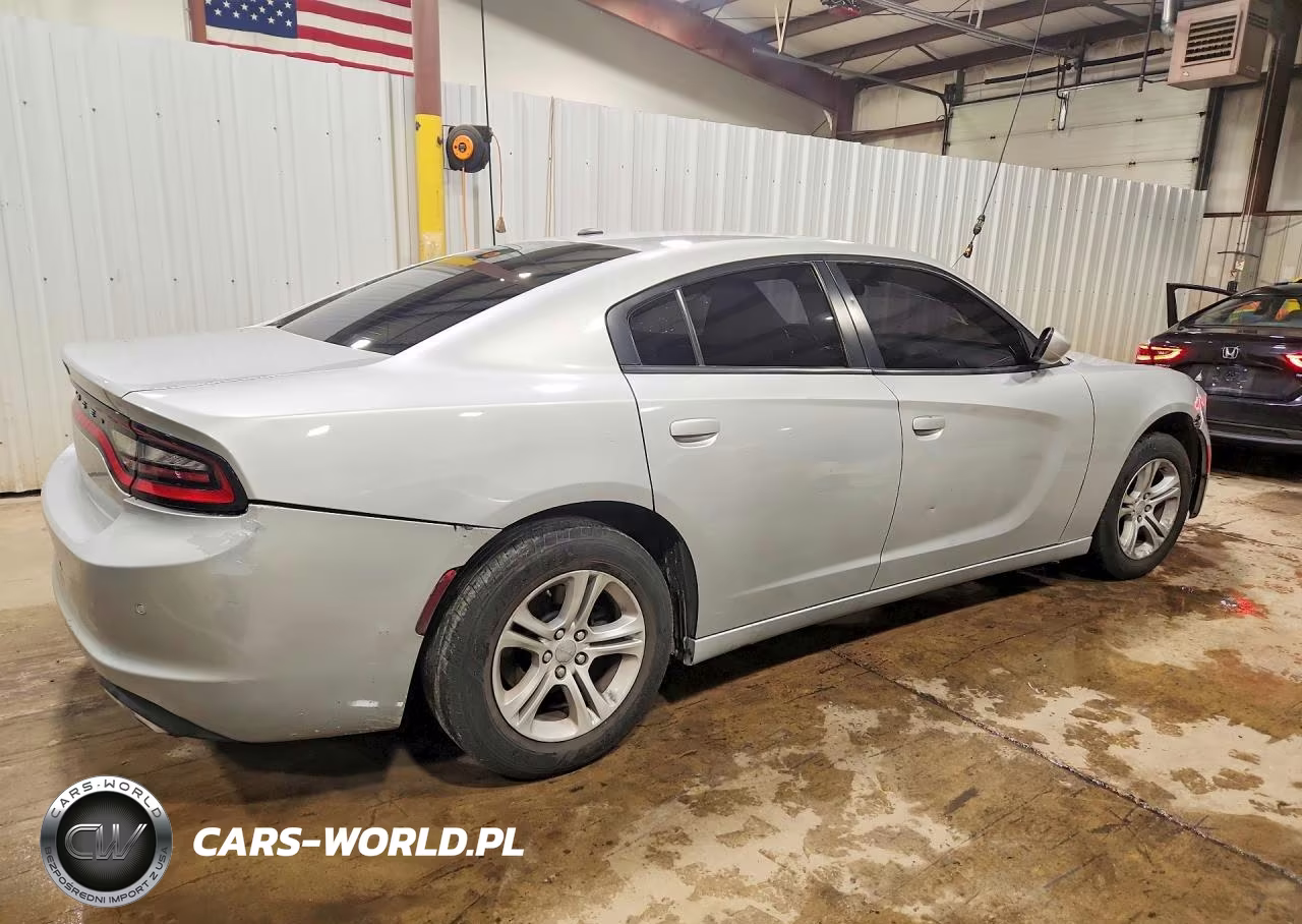 2019 Dodge Charger Sxt VIN:2C3CDXBG7KH657319 - 3
