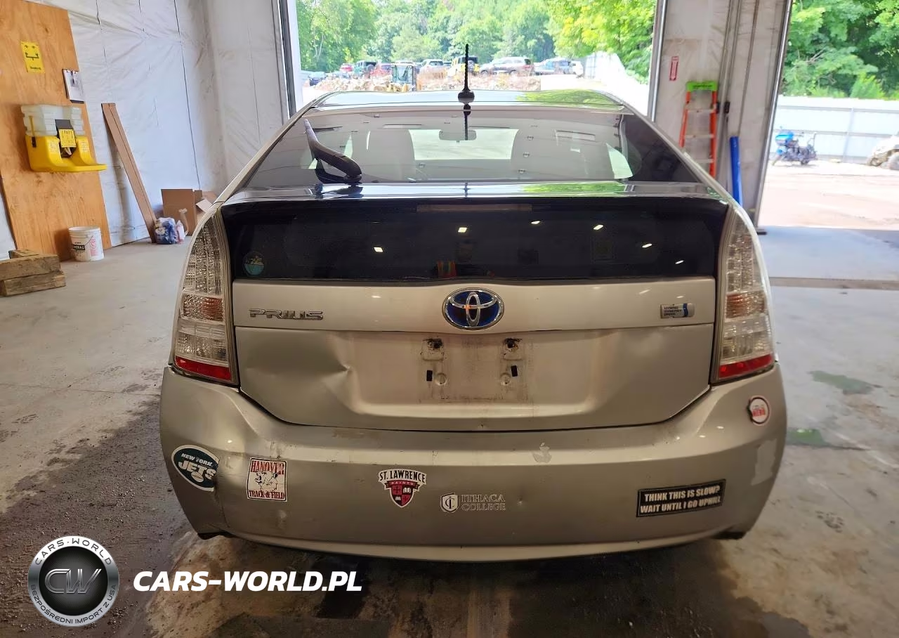 2011 Toyota Prius Two VIN:JTDKN3DU5B0320166 - 6
