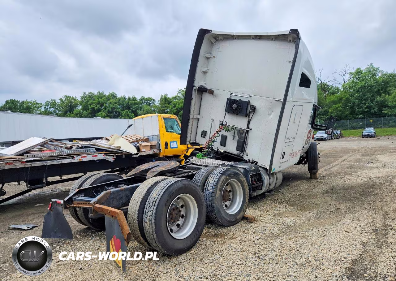 2018 Kenworth T680 Semi Truck VIN:1XKYDP9X4HJ129742 - 3