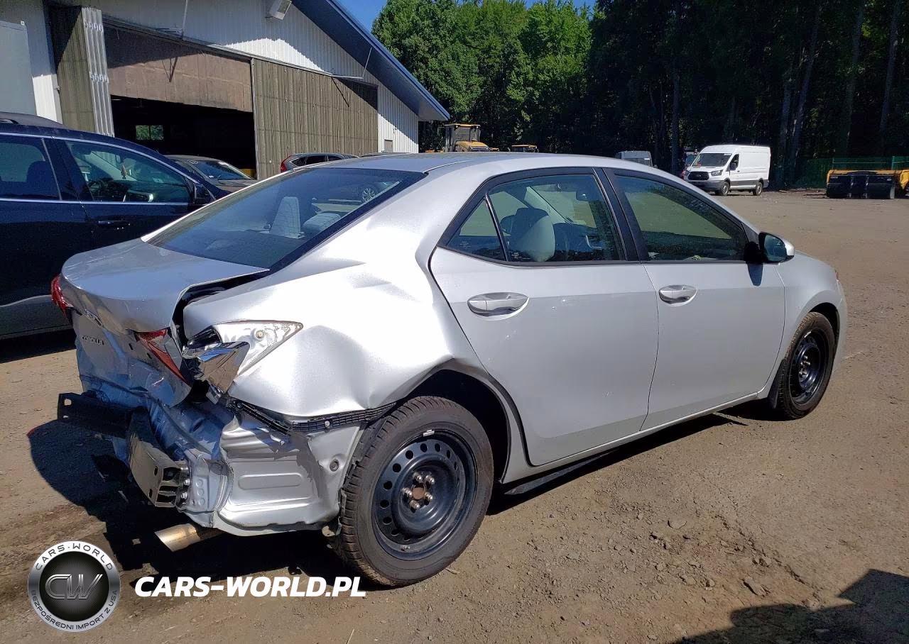 2018 Toyota Corolla Le VIN:2T1BURHE1JC965913 - 3