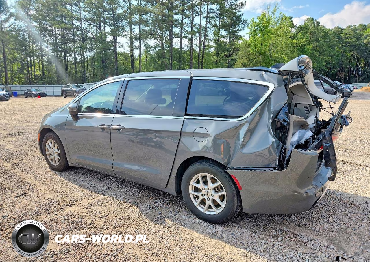2023 Chrysler Pacifica Touring L VIN:2C4RC1BG4PR586216 - 2