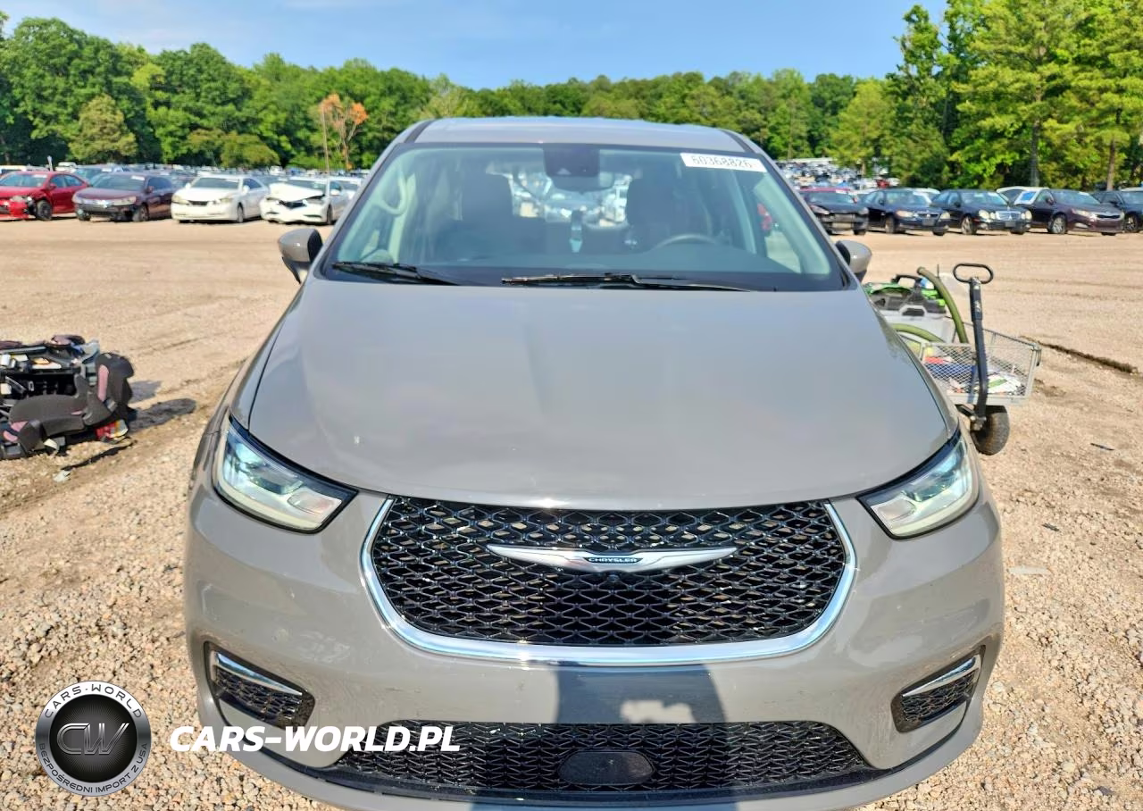 2023 Chrysler Pacifica Touring L VIN:2C4RC1BG4PR586216 - 5
