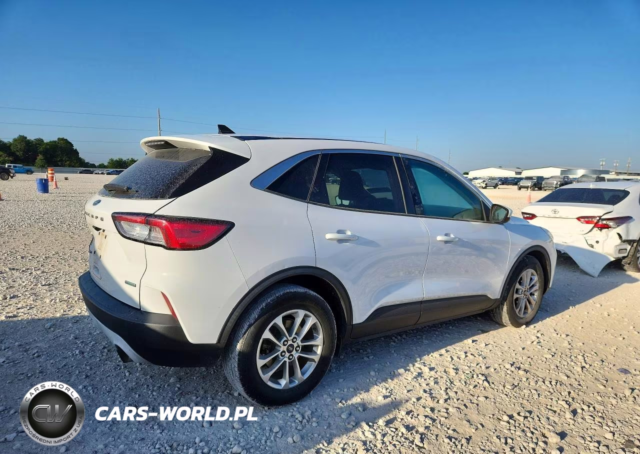 2020 Ford Escape Se VIN:1FMCU0G64LUA32096 - 3