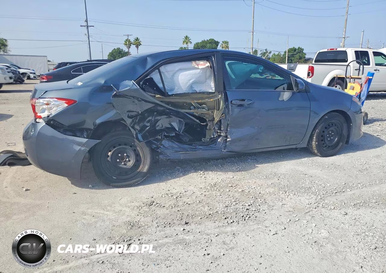 2017 Toyota Corolla Le VIN:5YFBURHE6HP732555 - 3