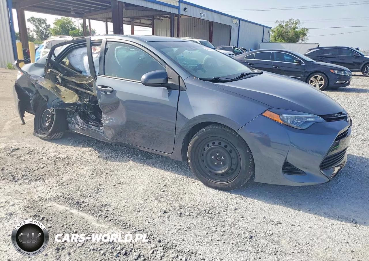 2017 Toyota Corolla Le VIN:5YFBURHE6HP732555 - 4