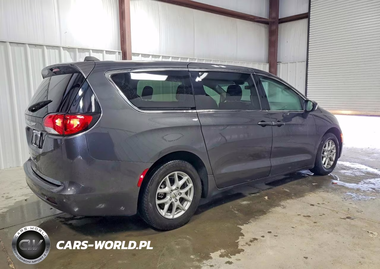2022 Chrysler Voyager Lx VIN:2C4RC1CG2NR158138 - 3