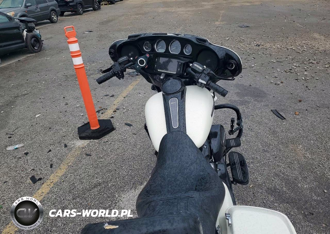 2018 Harley-Davidson Flhxs Street Glide Special VIN:1HD1KRC1XJB606109 - 6